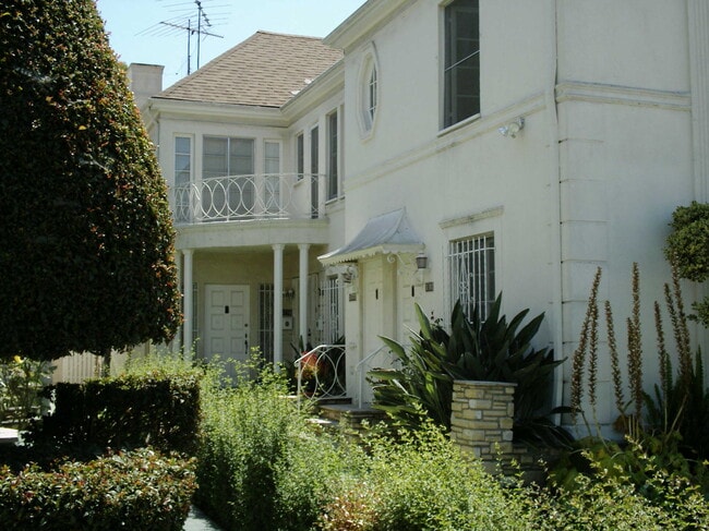 6176 W Olympic Blvd unit 1, Los Angeles, CA 90048 - photo 2