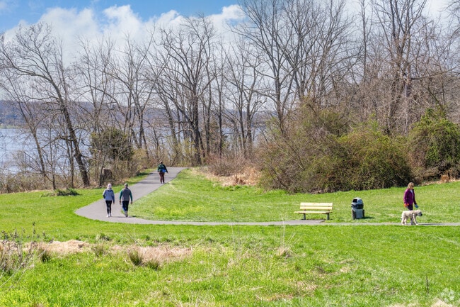 Peace Valley Nature Preserve offers lakeside trails around Lake Galena.