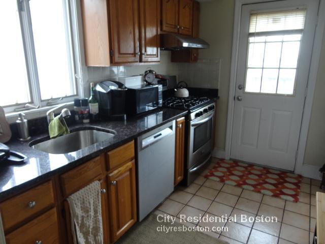 178 W 8th St unit 2, Boston, MA 02127 - photo 4