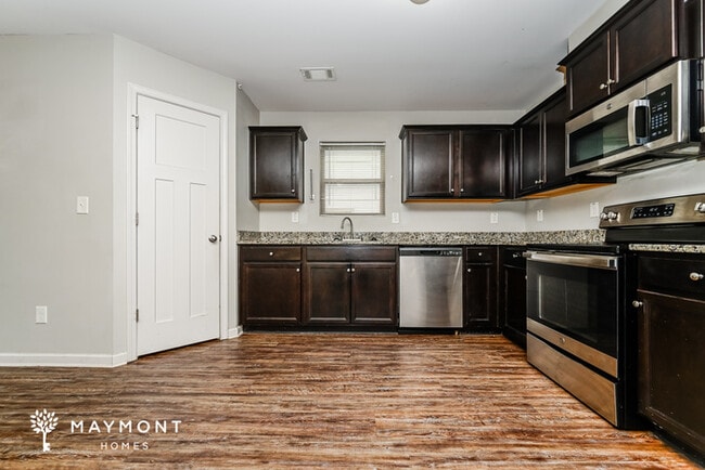 6105 Ruth St SW, Covington, GA 30014 - photo 7