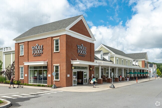 Get all your daily food needs at Whole Foods in Chappaqua Crossing.