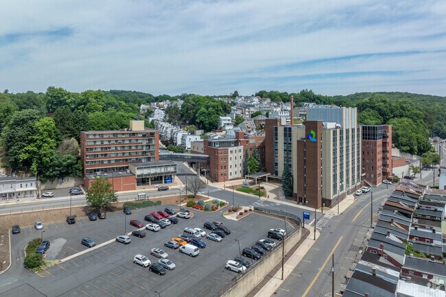 The  Lehigh Valley Hospital-Schuylkill is adjacent to the Forest Hills neighborhood.