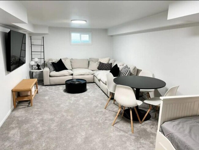 2392 S 200 W unit ID1266945P, Bountiful, UT 84010 - photo 2