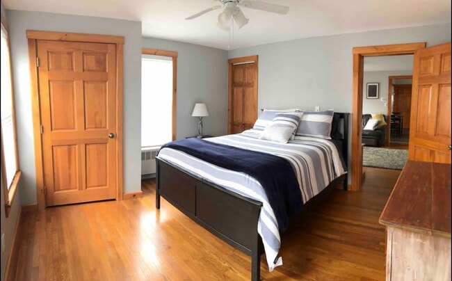 184 Thornton St unit 1, Manchester, NH 03102 - photo 4