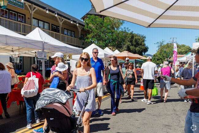 Golden Eagle locals enjoy fresh produce and local goods at the Downtown Pleasanton Farmers’ Market.
