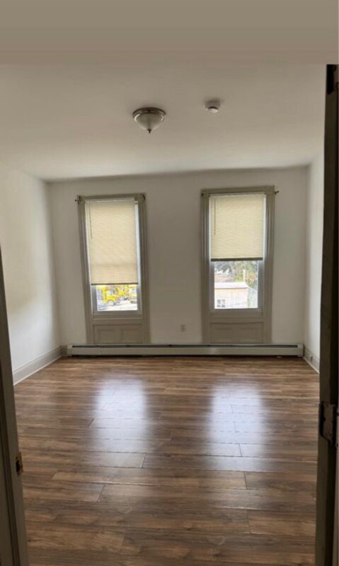 14 Elk St, Paterson, NJ 07503