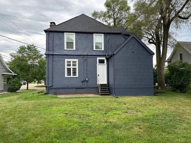 1003 E Washington St, South Bend, IN 46617 - photo 4