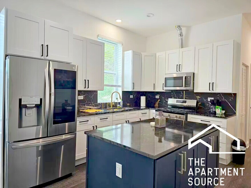 2937 W Jackson Blvd unit 1, Chicago, IL 60612 - photo 1