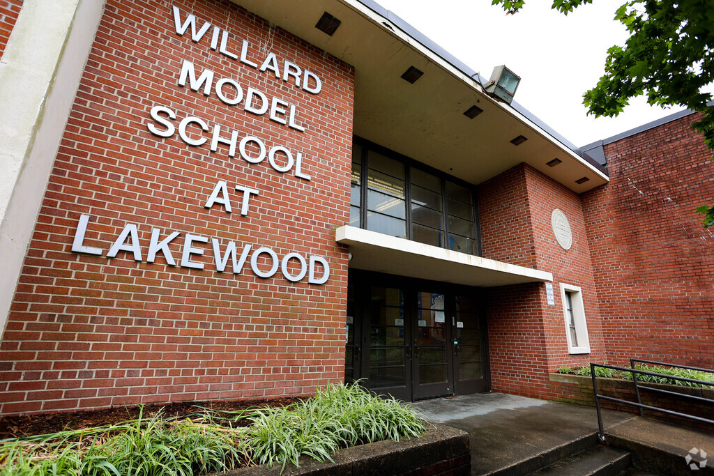 Willard Model School at Lakewood