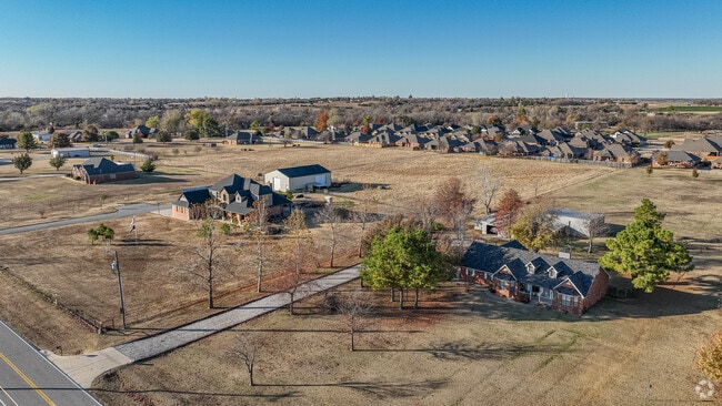 Live close to your neighbors or not so close, it's your choice in Newcastle, OK.