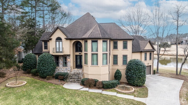 A large custom home in Davidson, country club living at it's finest.