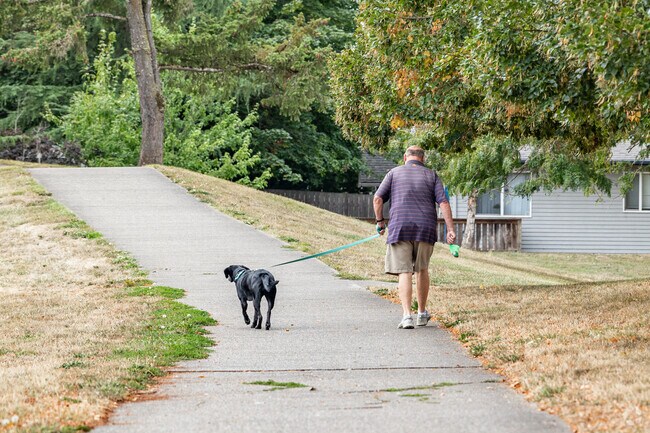Periwinkle Park's bike path in Albany, OR is used often by walker, joggers and cyclists.