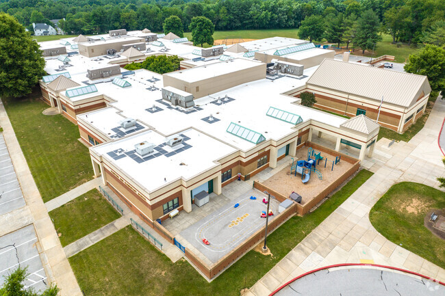 At Pointers Run Elementary in Columbia, there are 49% female students and 50% male students.