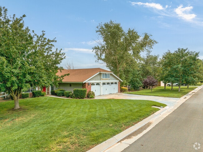 Ranch-style homes with wide driveways are prevalent in Littlerock.