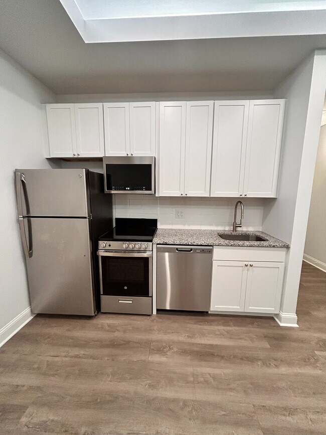 G Square, Providence, RI 02903 - photo 6