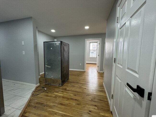 124 Wade St unit 4H, Jersey City, NJ 07305 - photo 7