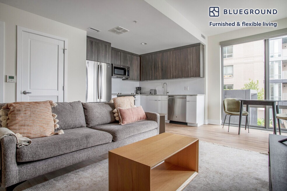 1446 S Grant St unit FL5-ID693, Arlington, VA 22202 - photo 1