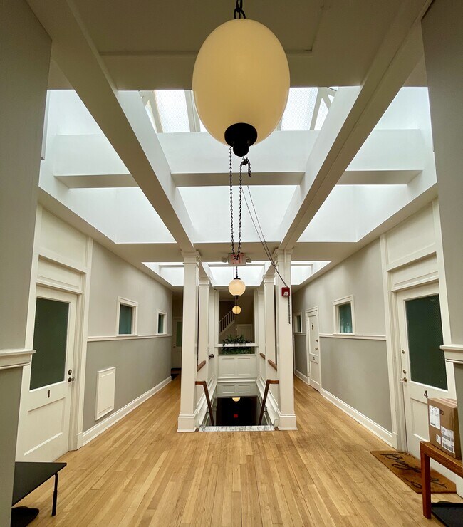 88 Main St Unit 8, New Canaan, CT 06840