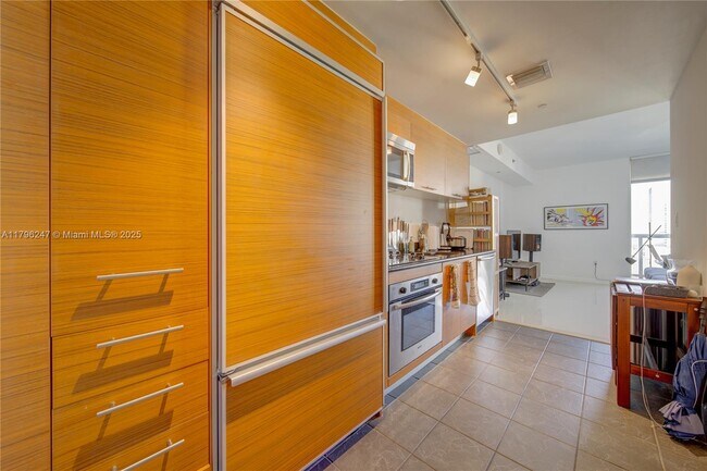 50 Biscayne Blvd unit 1903, Miami, FL 33132 - photo 2