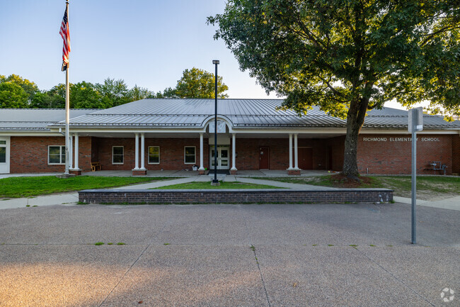 Richmond Elementary School in Richmond is a family-oriented school serving grades K-4.