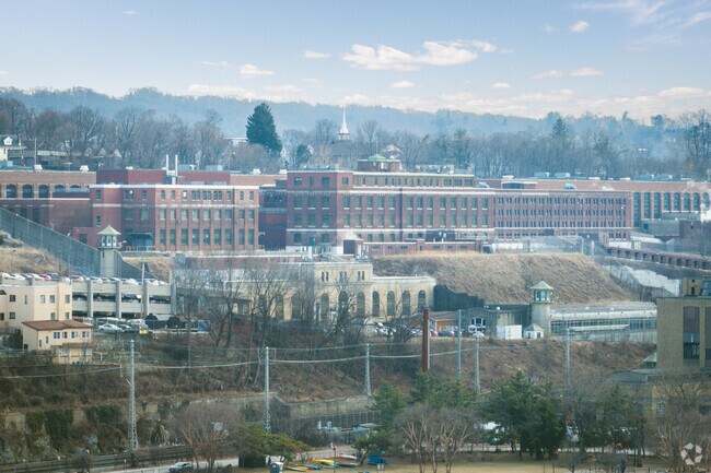 The Sing Sing Correctional Facility still operates today and has about 900 employees.