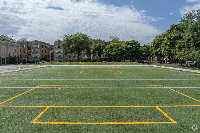 O'Keeffe Elementary School has a student-teacher ratio of 14 to 1.
