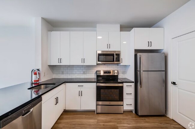 21 Lakeside Ave unit 1, Pompton Lakes, NJ 07442 - photo 5