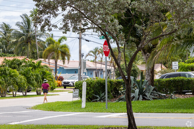 Walking is a very common activity in the Boulevard Park Isles neighborhood.