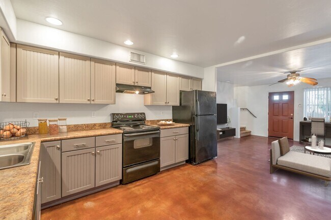 Sahuaro Point Villas - 2326 N 6th Avenue T..., Tucson, AZ 85705 - photo 6