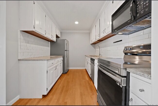 140 Kane St unit D4, West Hartford, CT 06119 - photo 7