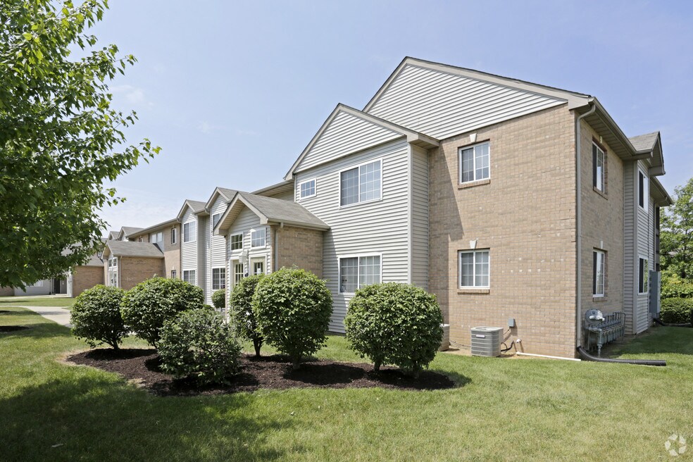 Knoxville Pointe 1700 W Hickory Grove Rd, Dunlap, IL