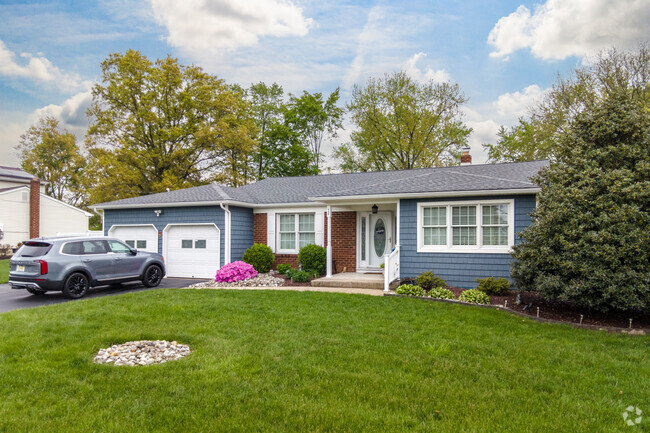 You'll find attached garages on many of the Ranch homes in the University Heights neighborhood.