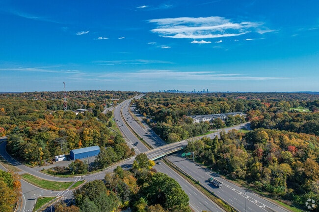 Interstate 95 gives commuters in Countryside access to the city of Boston.