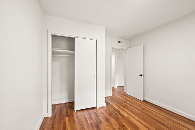 1640 W Northwest Blvd unit 3, Winston Salem, NC 27104 - photo 6