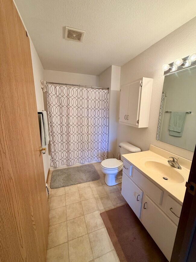 413 Rowley St unit 15, Fremont, WI 54940 - photo 6