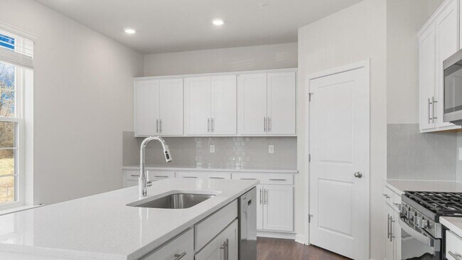 9505 Bolton Farm Ln unit 36203321, North Laurel, MD 20723 - photo 5