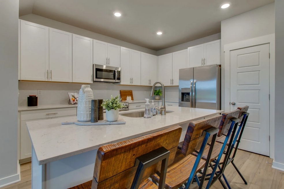 2710 Fordham St, Columbia, TN 38401 - photo 1