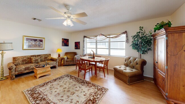 3204 Colony Club Rd unit 6, Pompano Beach, FL 33062 - photo 2