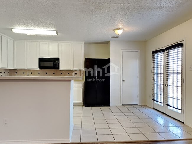 7417 Marsland Ln, Arlington, TX 76001 - photo 4