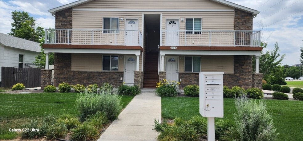 East6th203 (KC-AM)