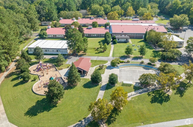 The Fox Road Elementary School shares Fox Road Park with the public after active school hours.