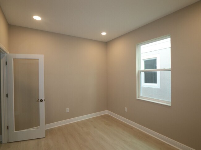 31264 Pendleton Landing Cir, Wesley Chapel, FL 33545 - photo 7