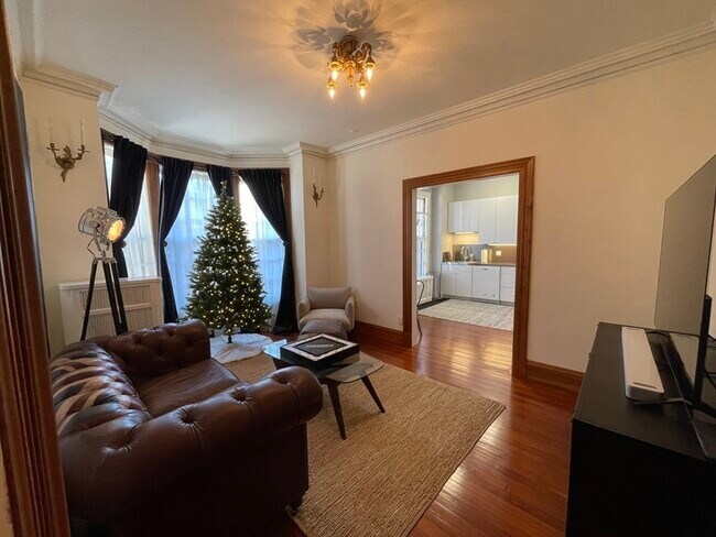 1514 Beacon St unit 27, Brookline, MA 02446 - photo 5