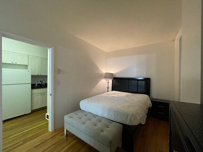 91 Saint Botolph St unit 4, Boston, MA 02116 - photo 4