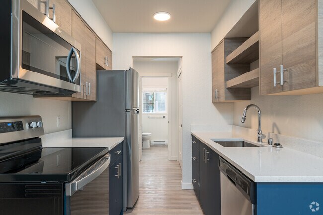 Timber Place by the Lake - Fully Renovated, Coeur D'Alene, ID 83814 - photo 2