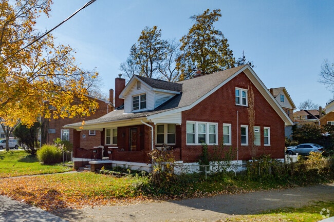 Many homes built on brick foundations can be found in College Hill.