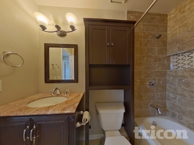 628 Longfellow Ln, Highlands Ranch, CO 80126 - photo 5