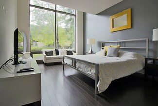 911 S Clark St, Chicago, IL 60605