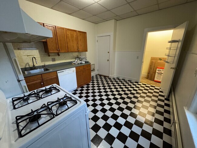 41 Florence St unit 1, Somerville, MA 02145 - photo 3