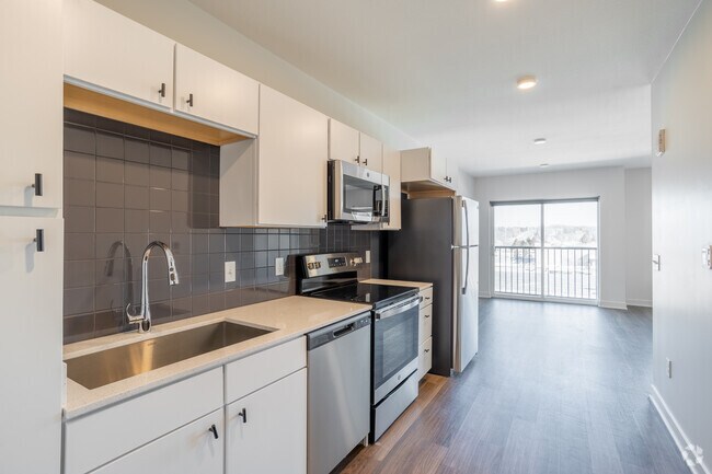 Swivel, Omaha, NE 68114 - photo 3